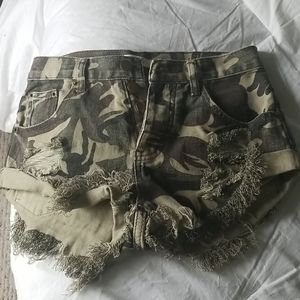 Camouflage Distressed Shorts
